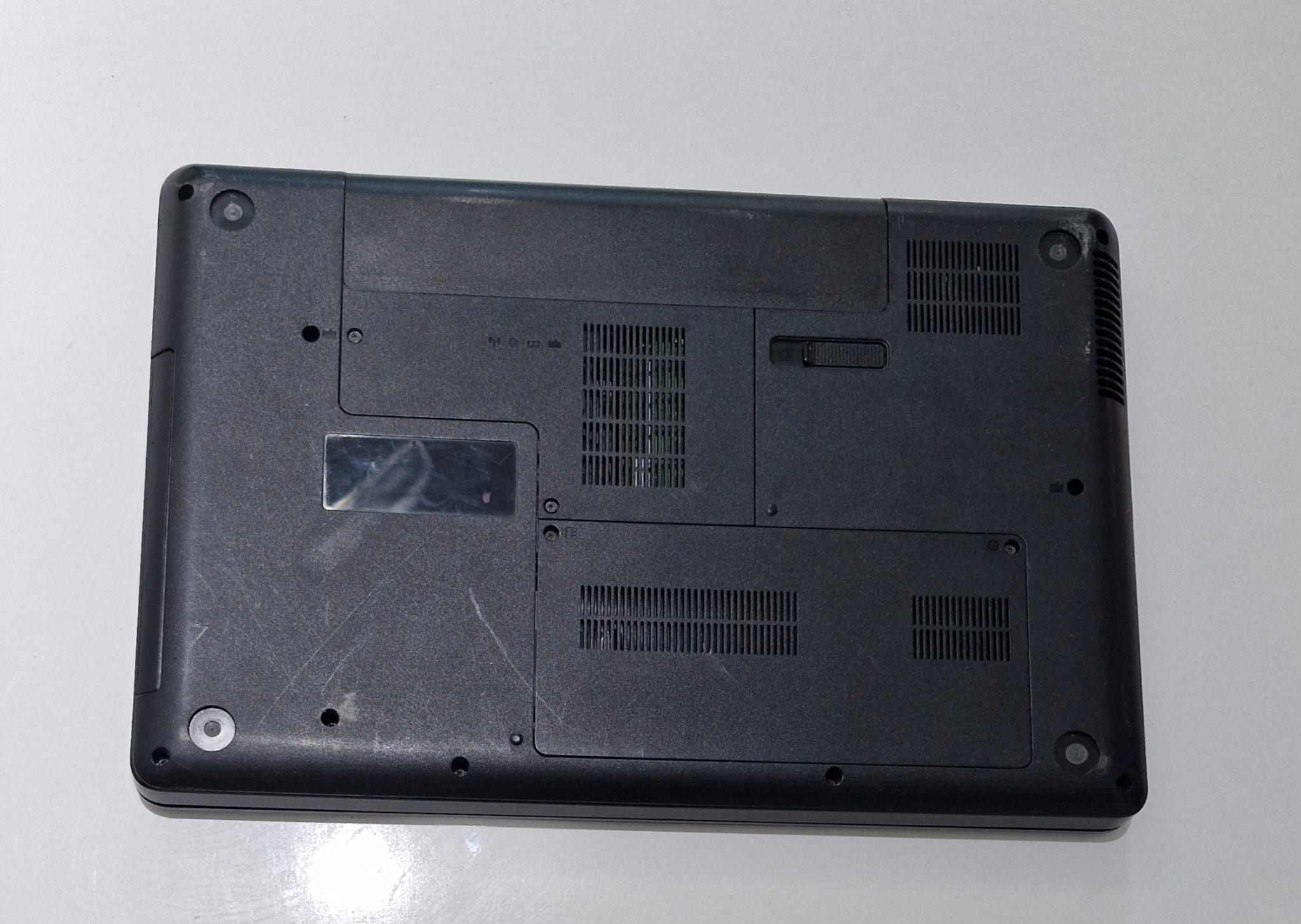 HP G62 – Intel Core i5 M460 / 8 GB RAM / 120 GB SSD / AMD Radeon HD 5000